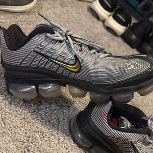 Limited edition, holographic with dark glitter, Nike Black/Gray Air Max Sneakers